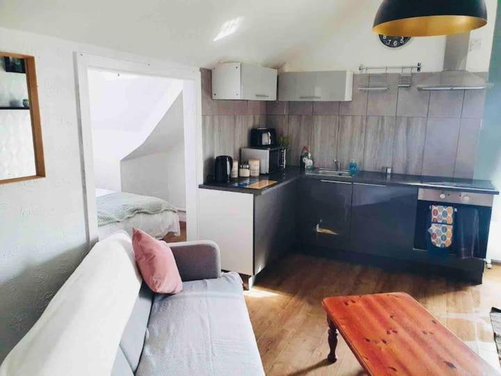 Cosy Top Floor Flat! Self Check-In & Free Parking Apartment Blackpool Luaran gambar